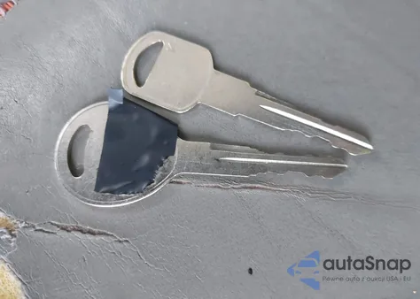 1998 Oldsmobile Cutlass Gls z USA, uszkodzony, nr VIN 1G3NG52M4W6348713